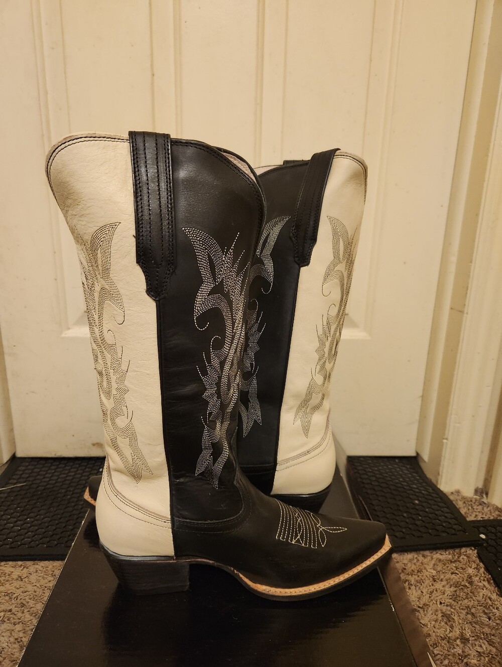 Freebird Woodland Boot Black and White Sz 9 - Picture 3 of 9
